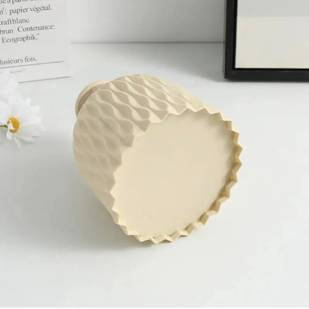Plastic Water Ripple Design Vase